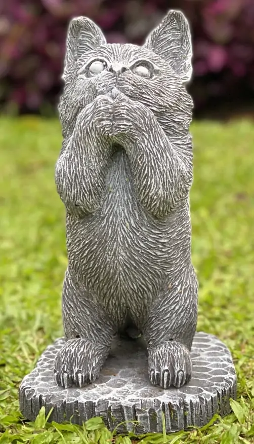 Artikelbild 2 des Artikels “Sammy , stehendes Kätzchen auf Sockel, 25 cm H | Steinguss “